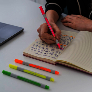 SHINE-UP 4 SURLIGNEURS COLORIS ASSORTIS